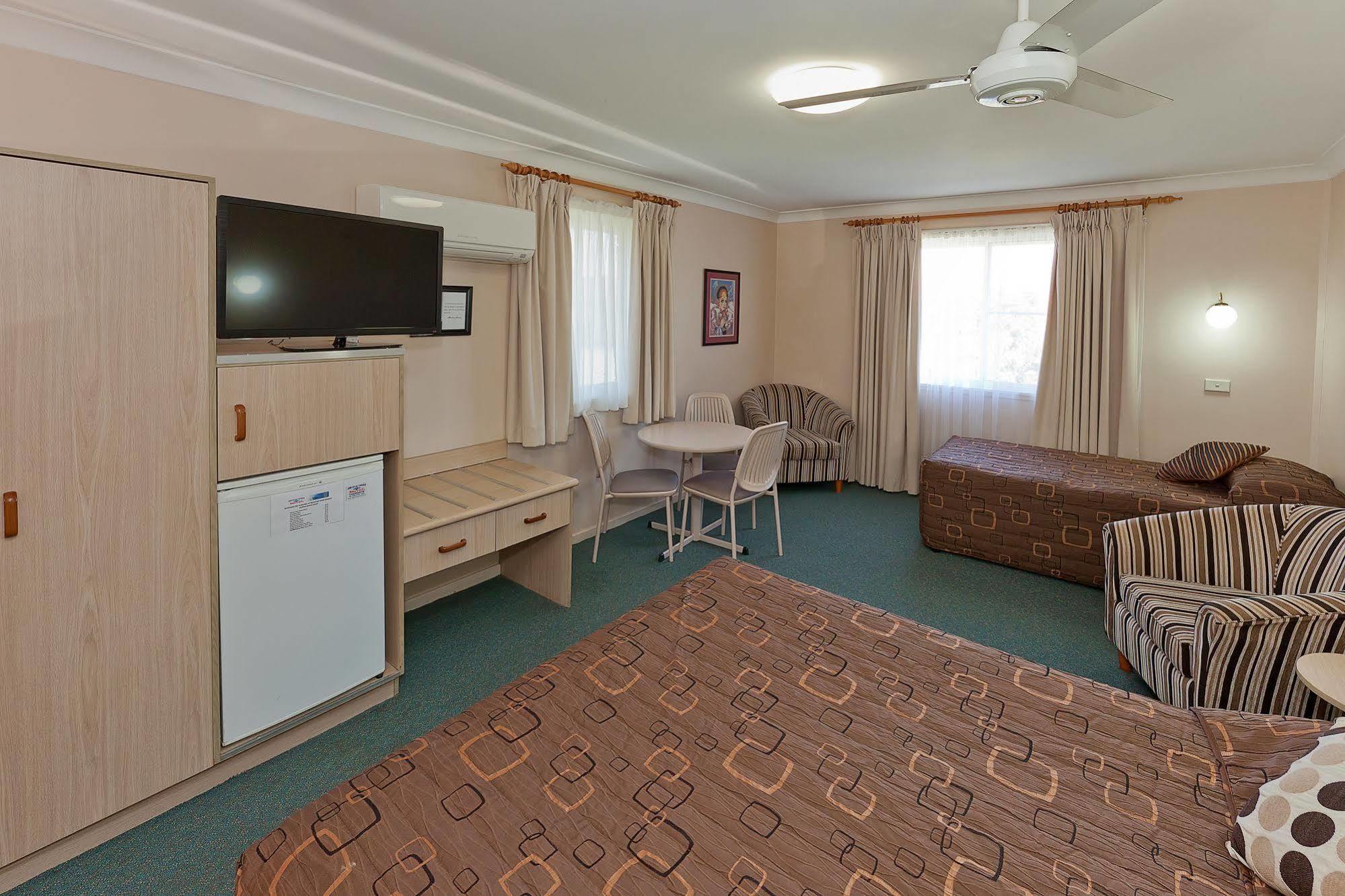 Abraham Lincoln Motel Tamworth Exterior photo