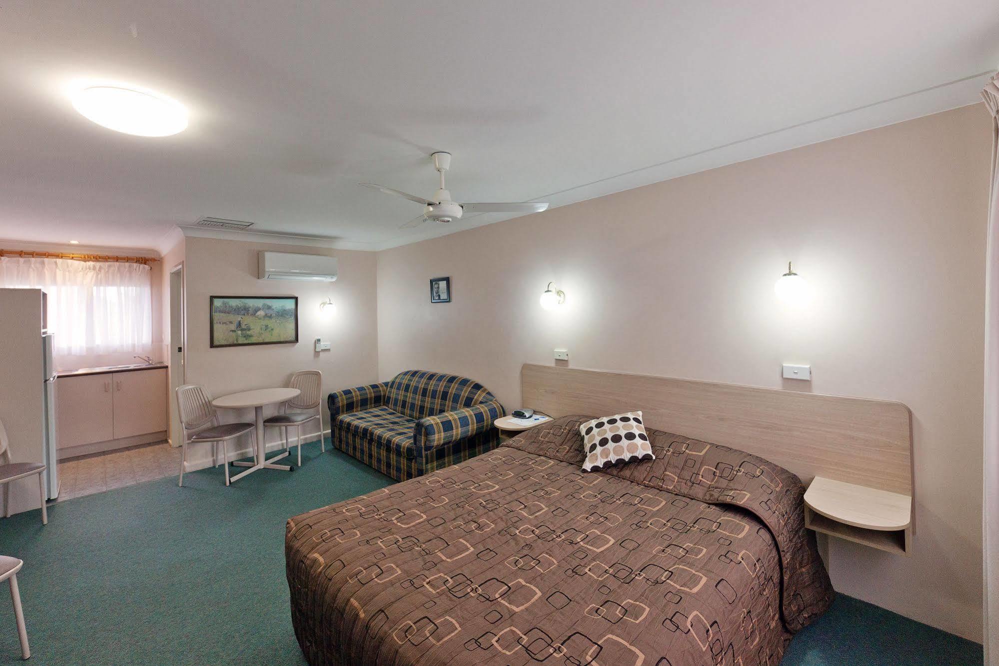Abraham Lincoln Motel Tamworth Exterior photo
